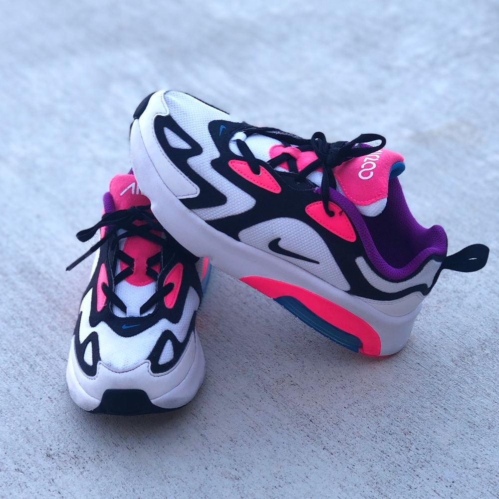 Kids Size 2Y Nike Air Max 200
